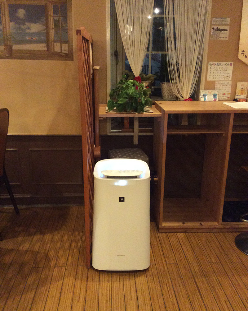 等間隔に空気清浄機