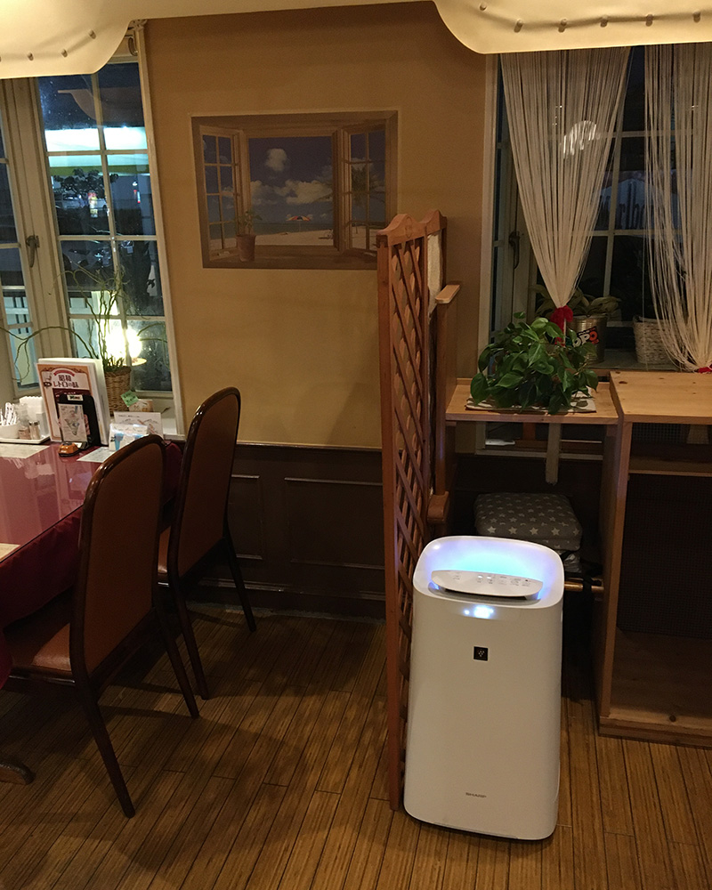等間隔に空気清浄機